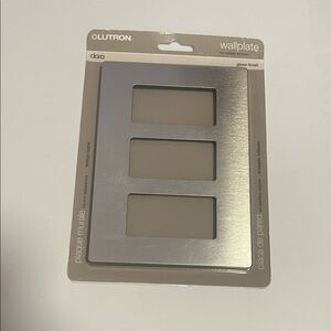 Lutron Claro Wallplate Gloss finish 3 Gang CW-3-WH Screws Cover
